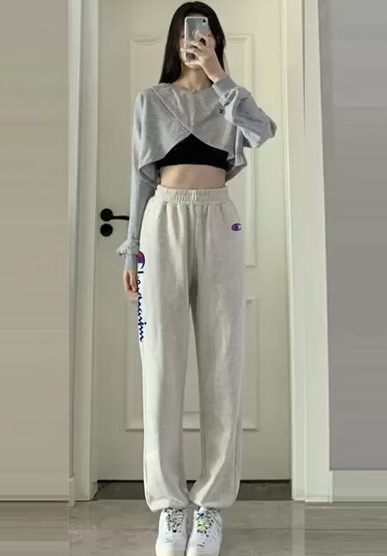 五洲国际附近靓女爽的一皮