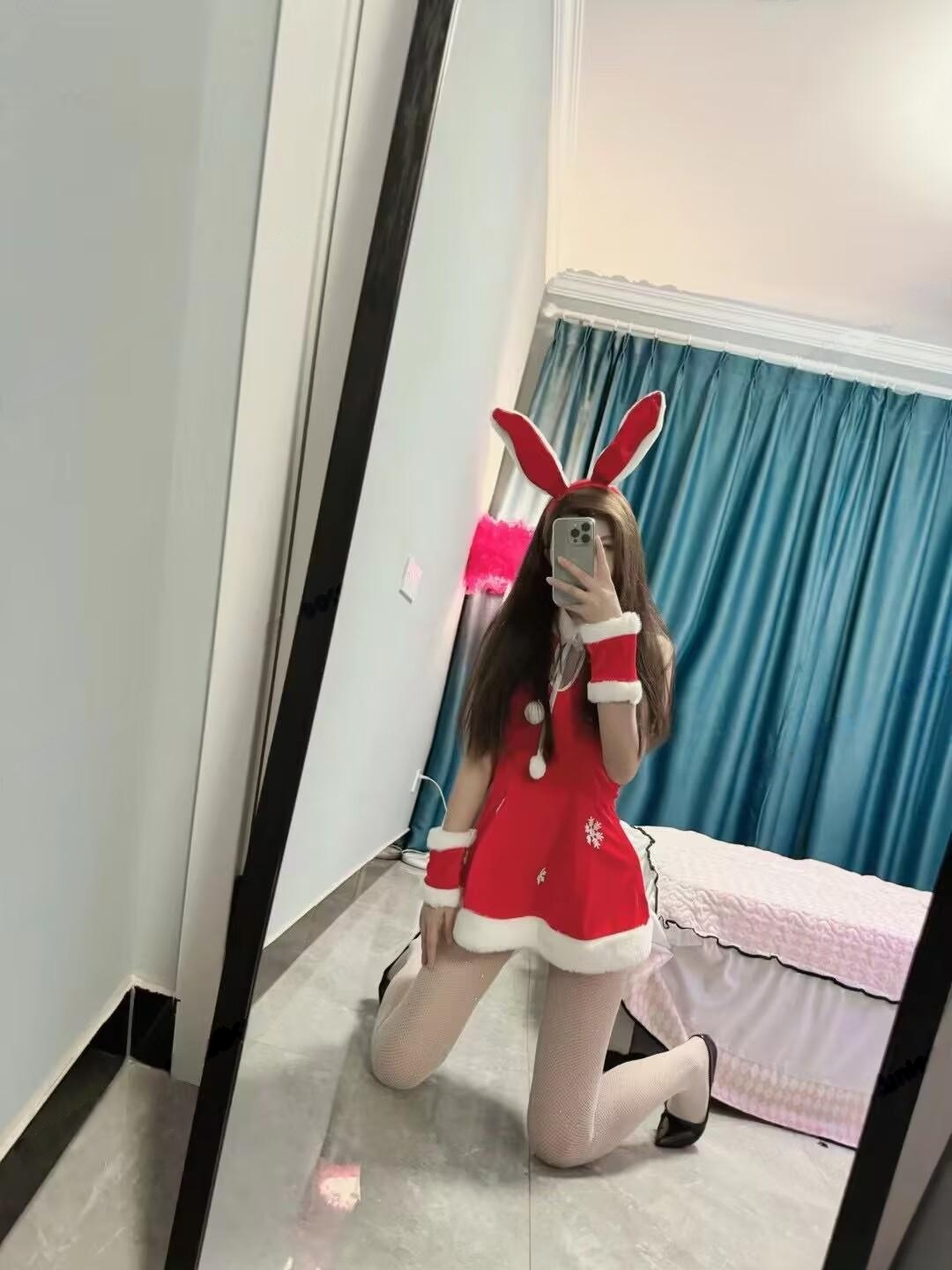 杭州大胸美女 又白又圆，皮肤很白