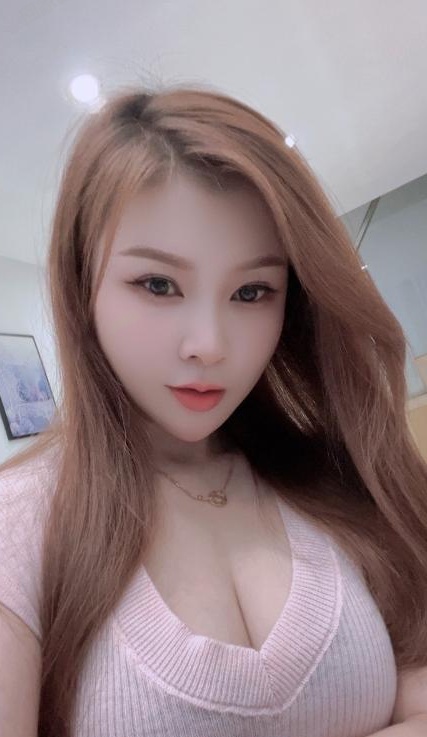 白云娜娜小姐姐