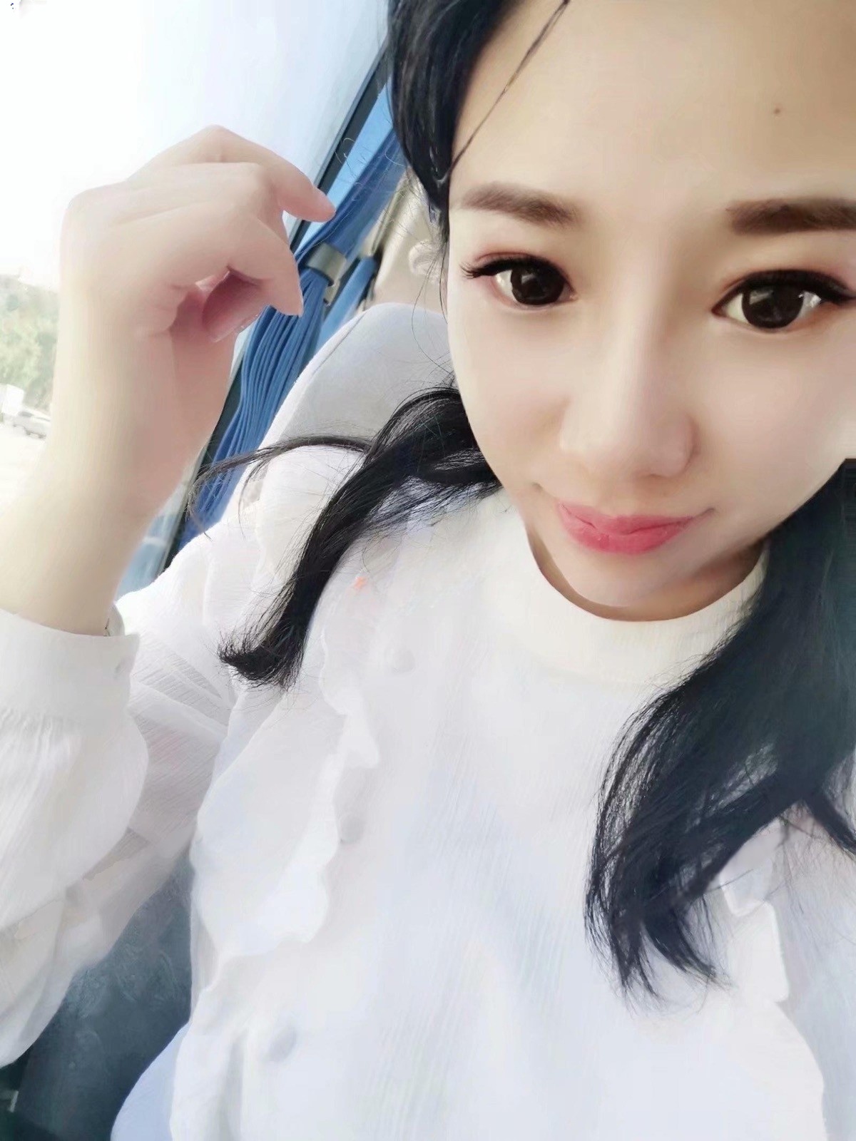 大胸小少妇