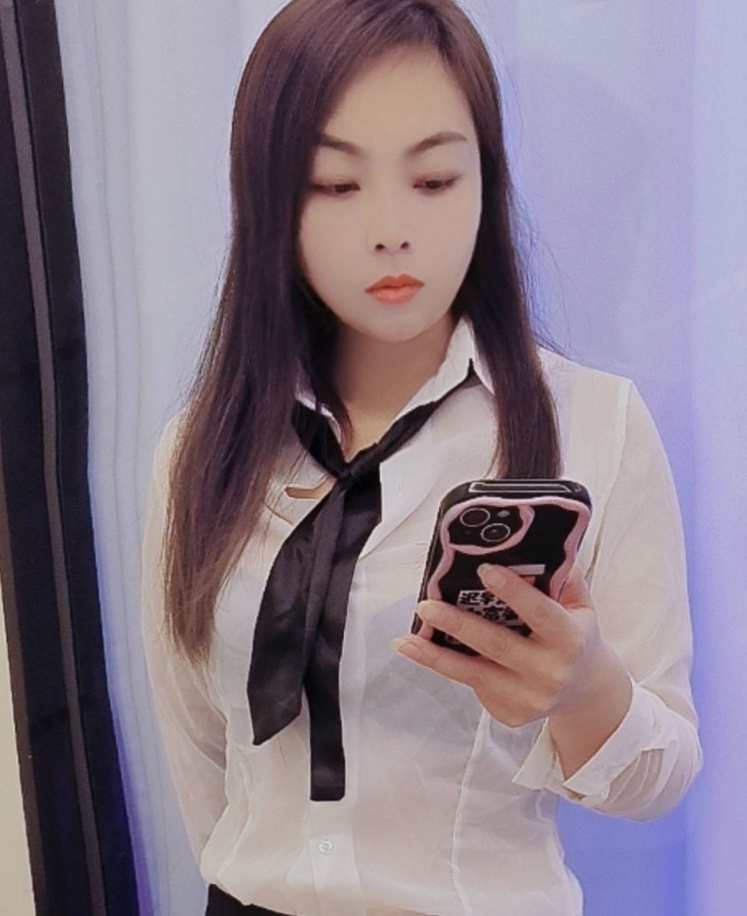 龙华翘屁股老师