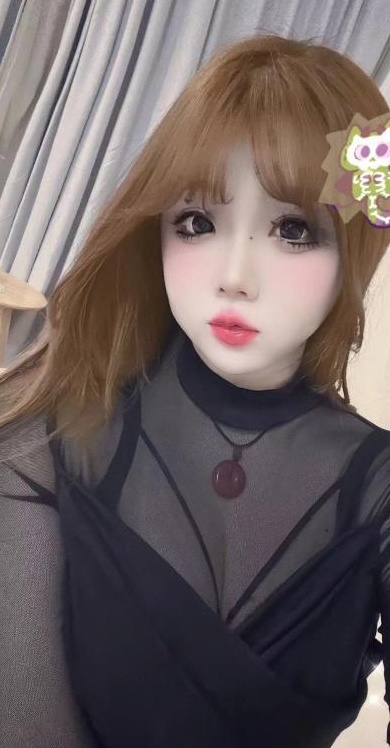 体验枚大胸美女