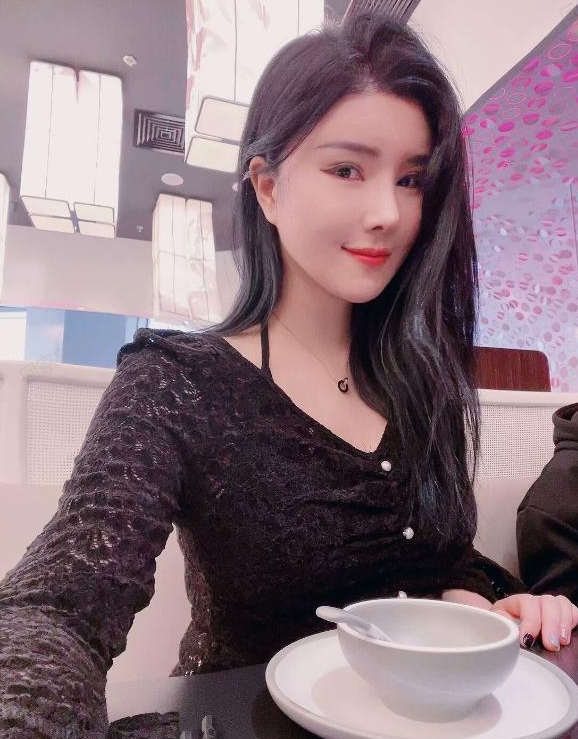 高挑兼职模特月月