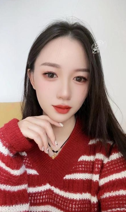 微胖细妹子小芸