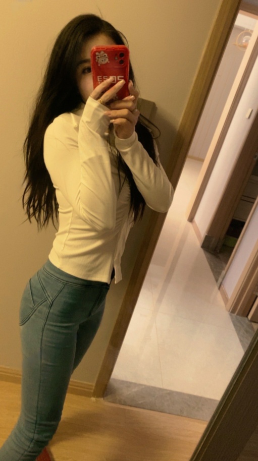 妹子身材超棒