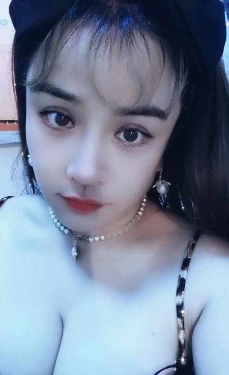 兼职妹妹大胸长得漂亮