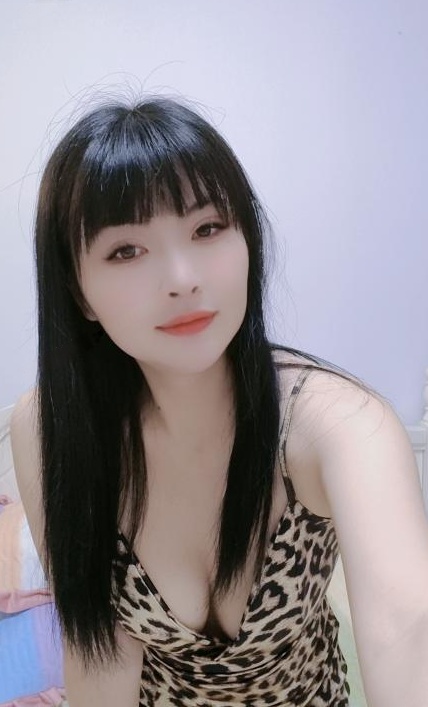 武昌岳家嘴小芸儿