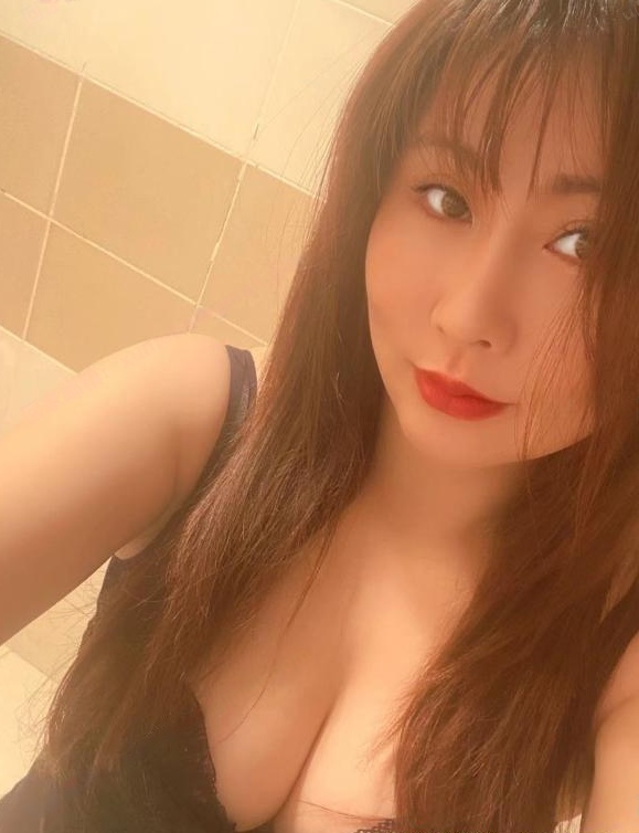 服务型大胸美少妇