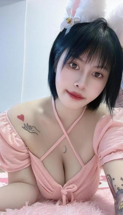 性感短发大胸月儿