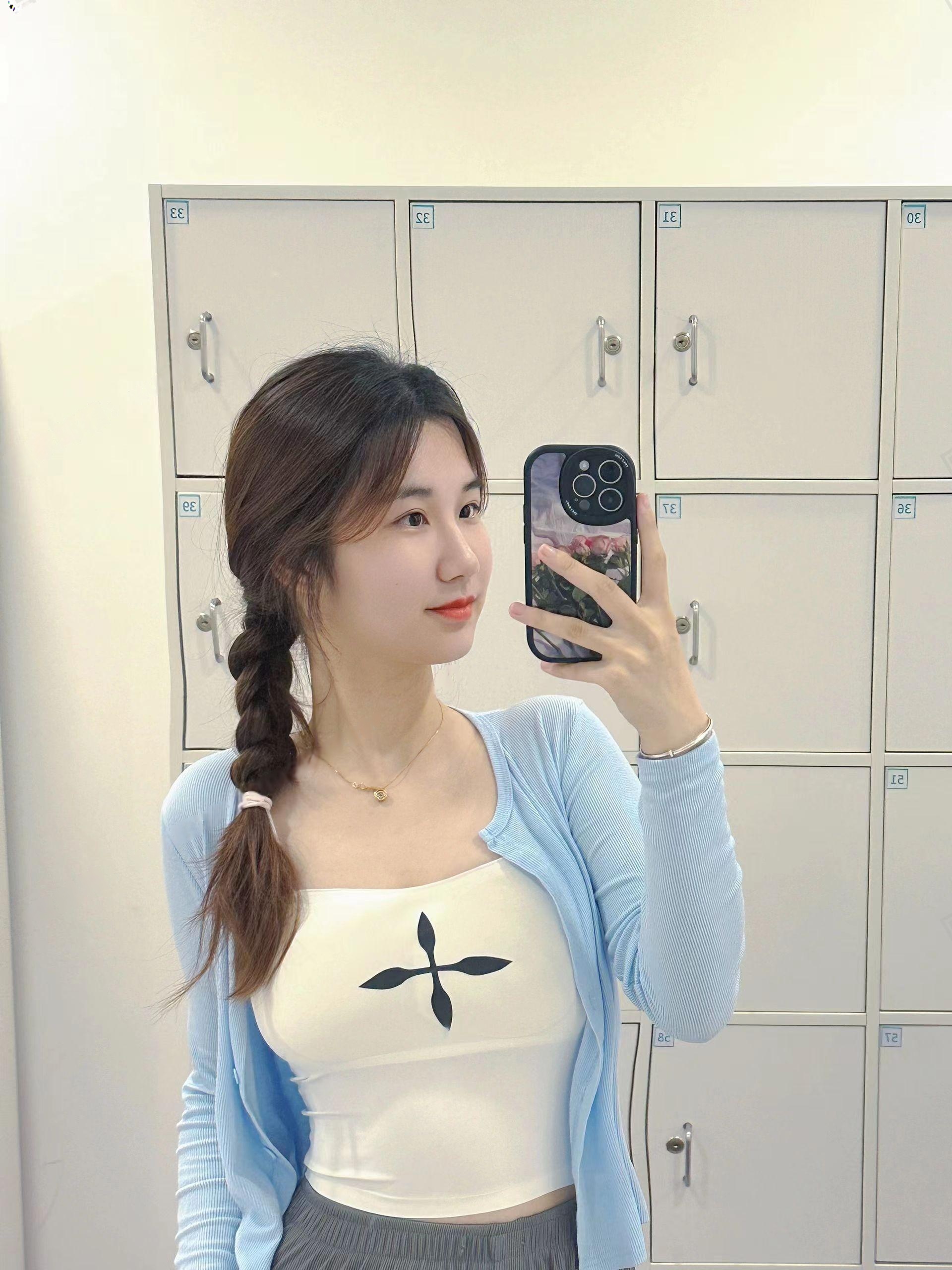 小妞拍拍拍