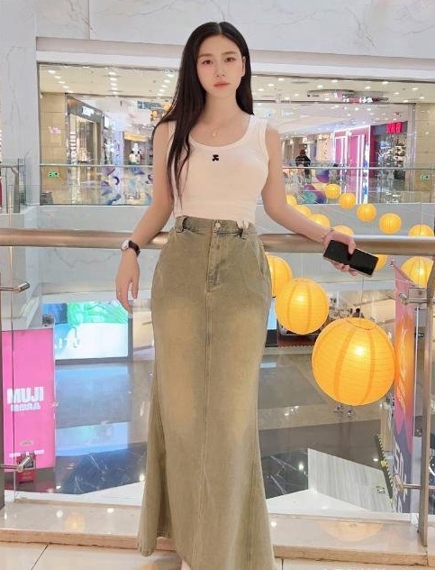 曼妙身材大胸妹子