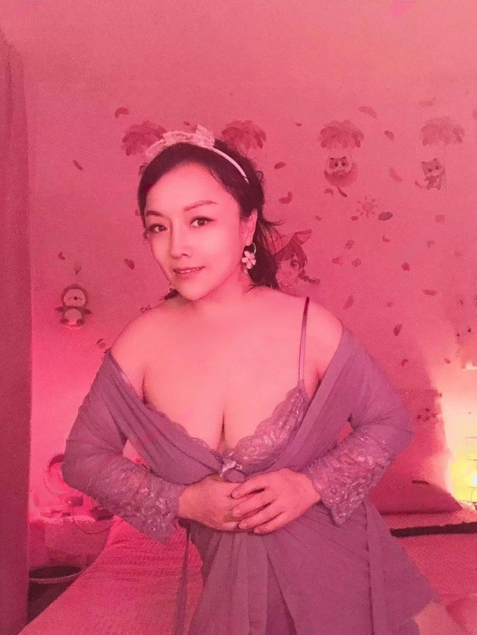 光谷丰满少妇