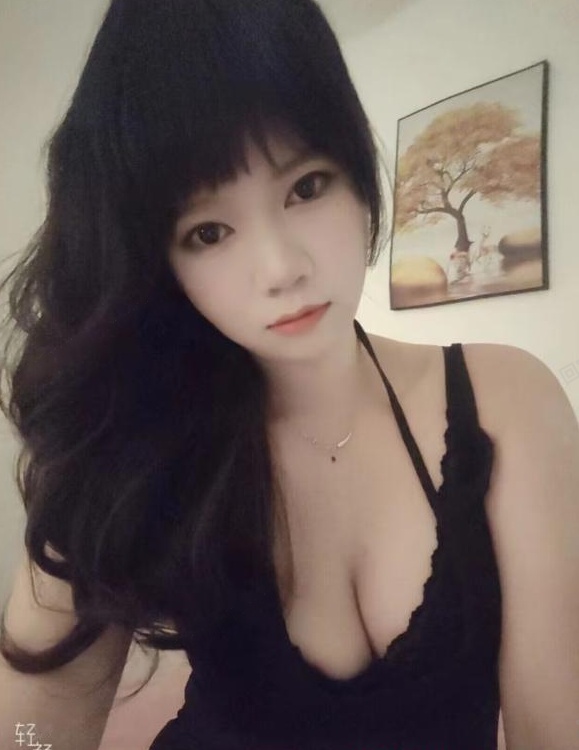 体验白嫩大波小雪