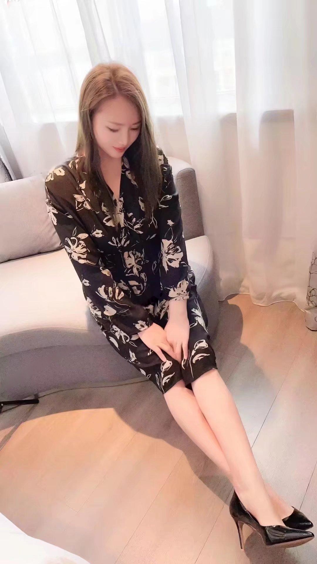 服务好的妩媚姐姐