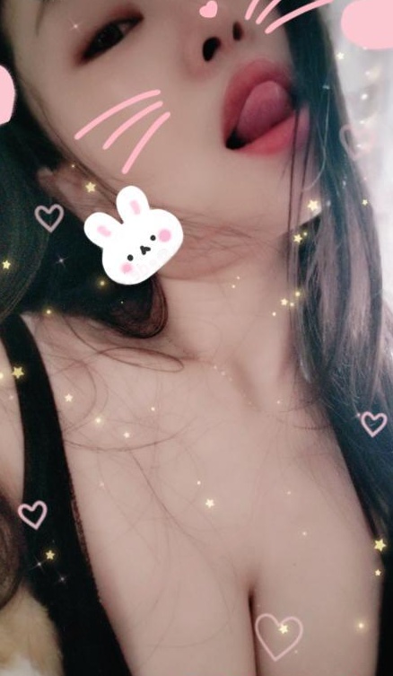 大臀骚少妇狗尾巴草