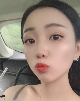 验证美胸小嫂子