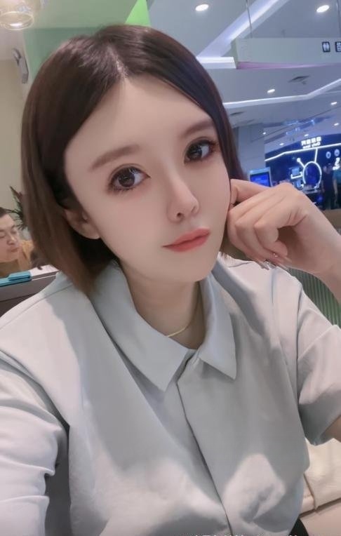 白皙D杯女友