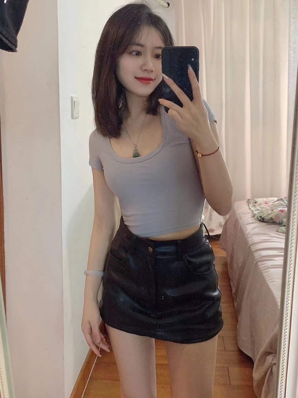 大奶少妇验车贴