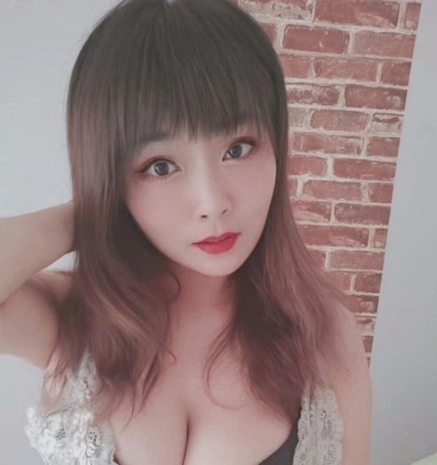 玉林市区漂亮丝足妹子