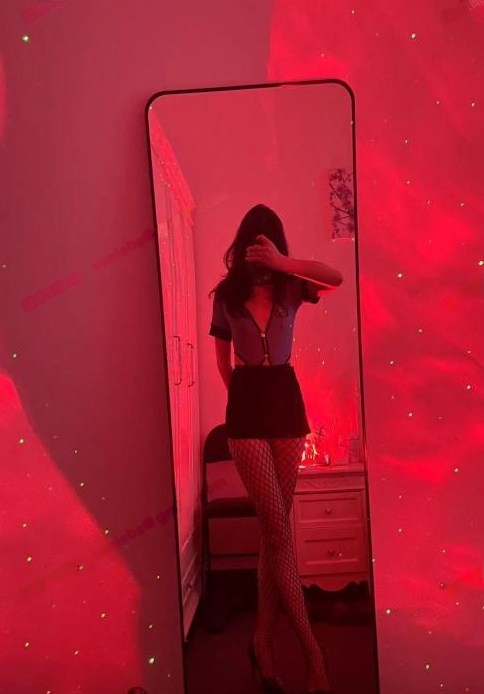 喜欢丝足水床的可约
