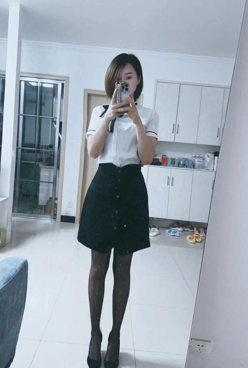 个高漂亮会舞蹈