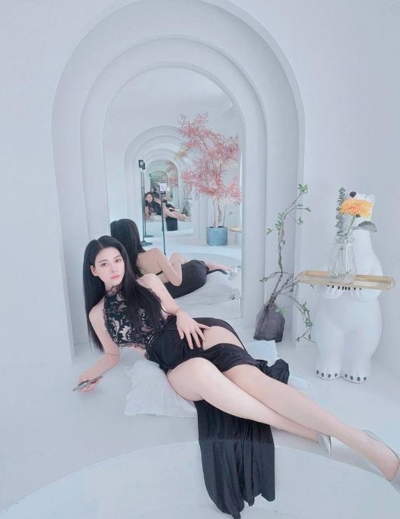 身材高挑气质老师