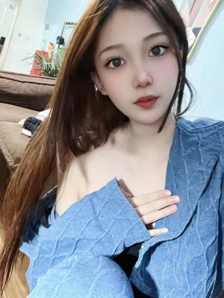 下面很紧的小少妇