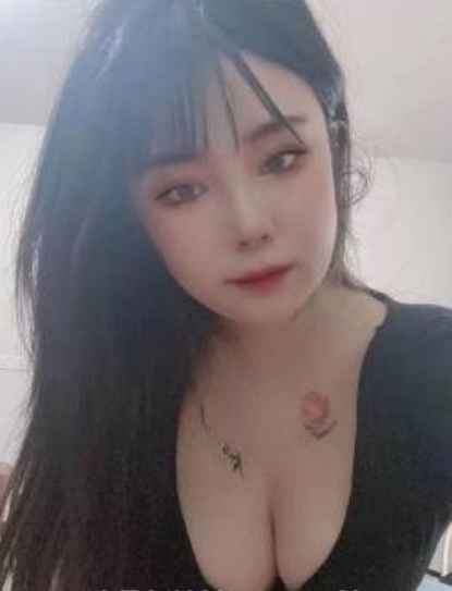 西湖火车站大熊女