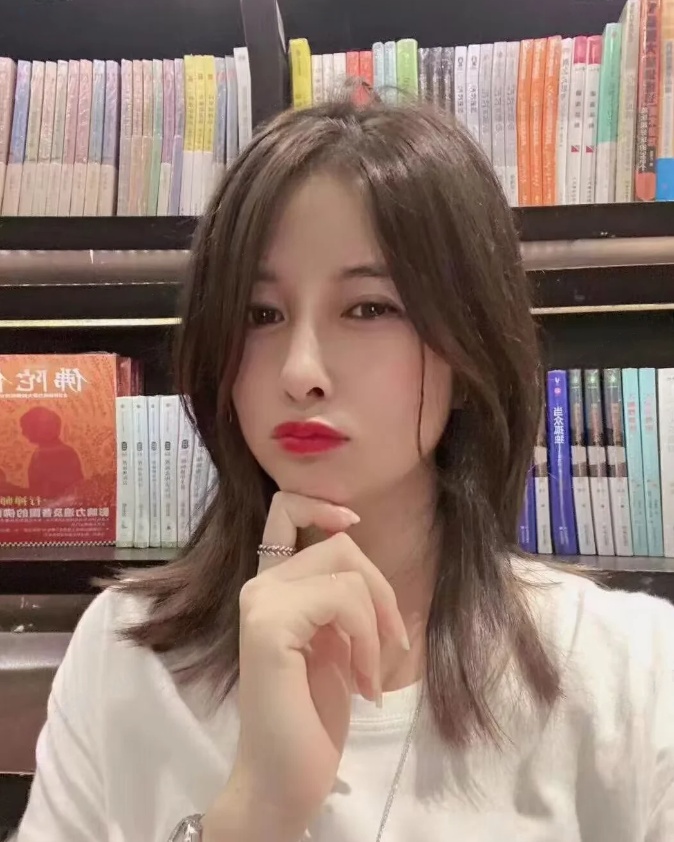 性感允儿小姐姐