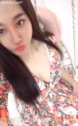 乌鲁木齐澳龙广场妹子