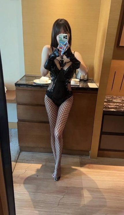 性感苗条气质妹子