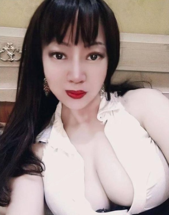 火辣身材服务性少妇