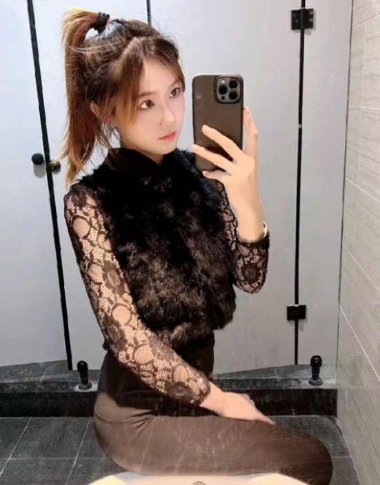 朝阳肤白貌美的妹子