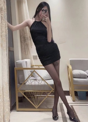 粉嫩黑丝长腿美女
