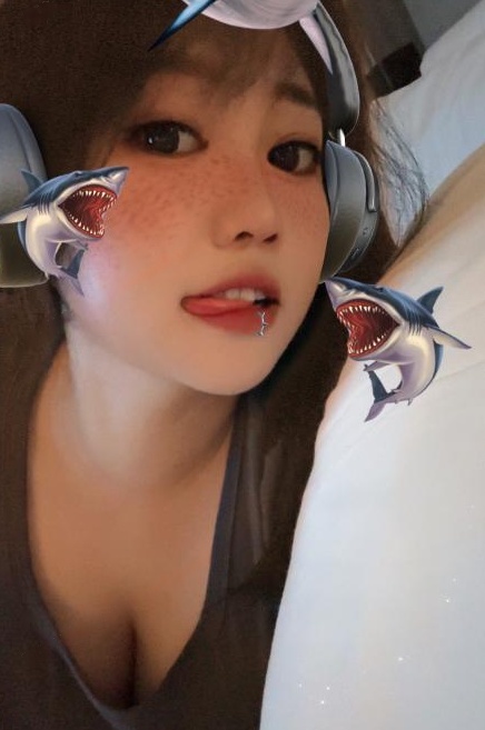 很可爱的微胖姑娘