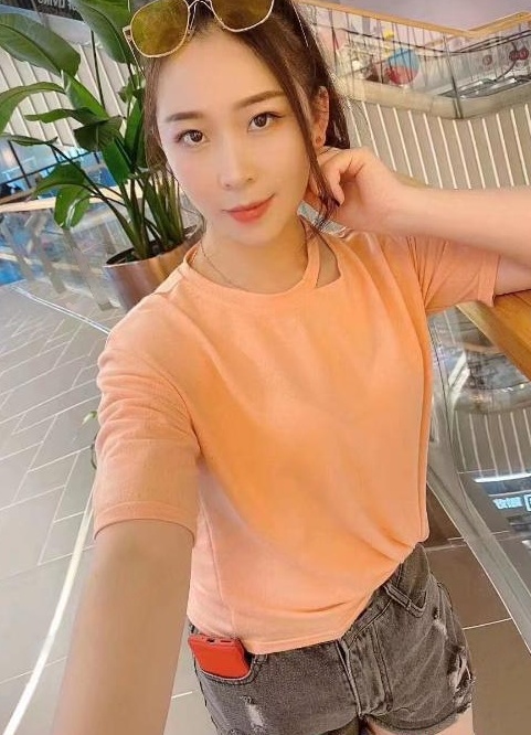 服务型大奶雪梅