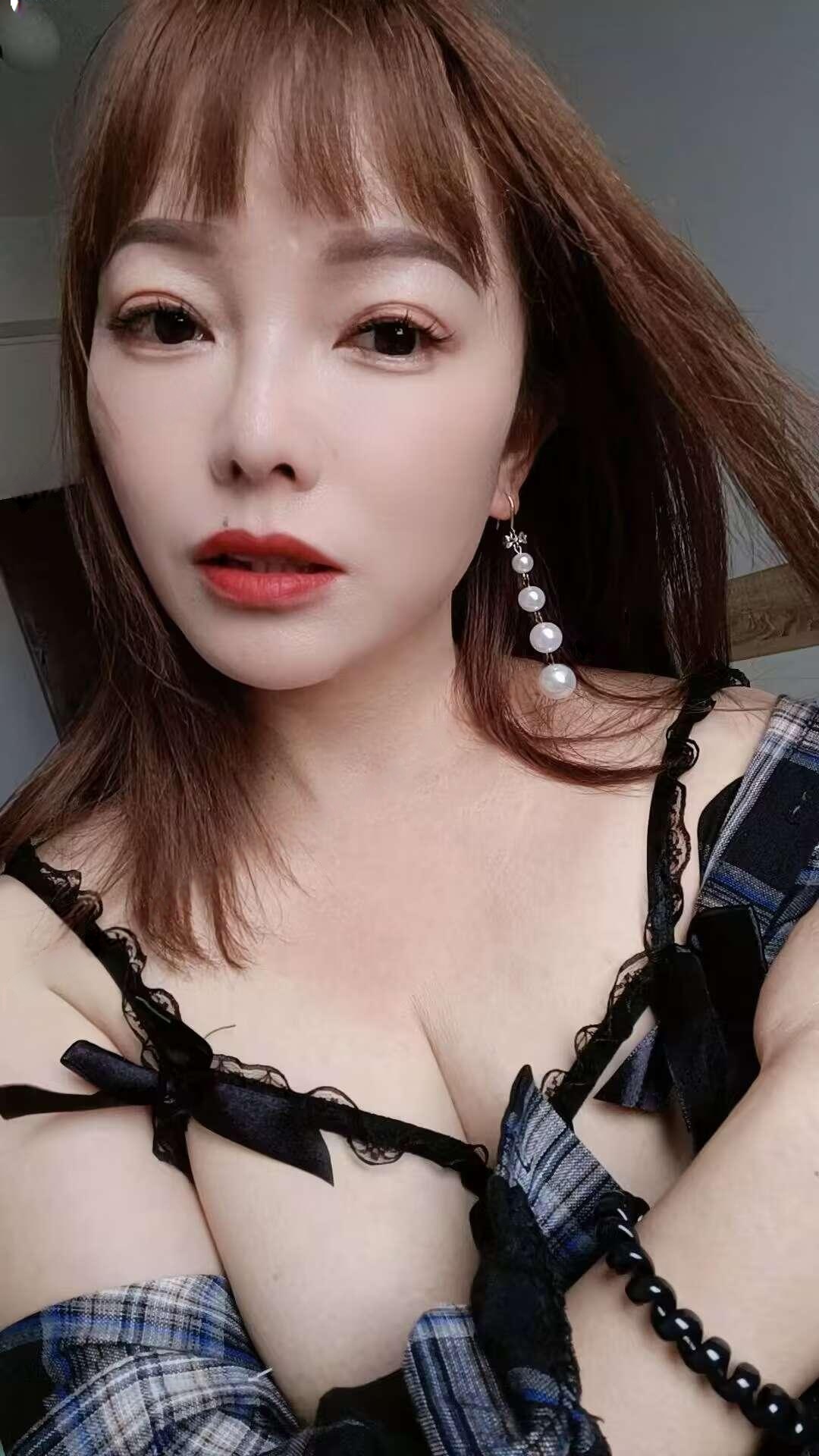 大石服务系风骚少妇