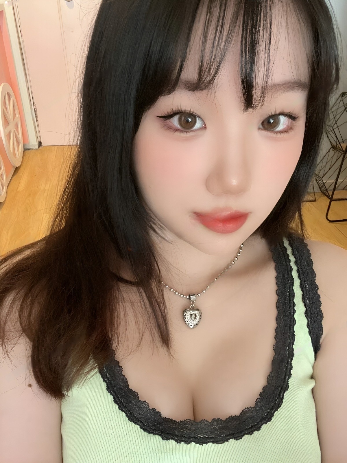 水磨沟漂亮小姐姐