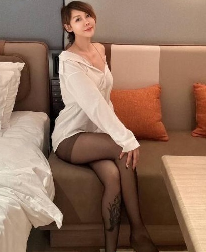 身材好颜值长腿妹子