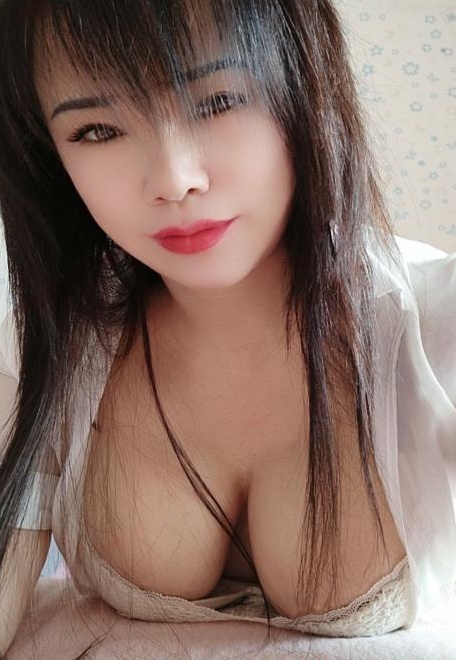 服务系身材很棒的骚妇