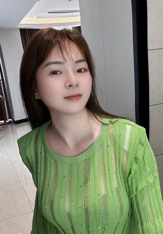 越秀小姐姐西西