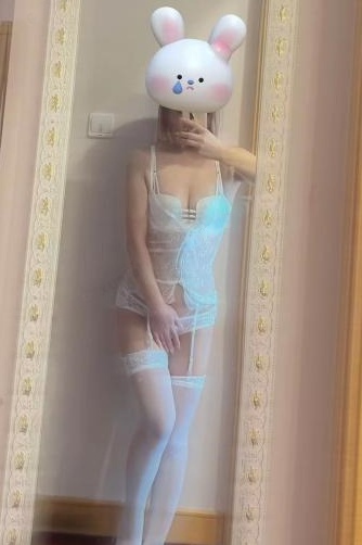 厦门童颜巨乳嫩妹
