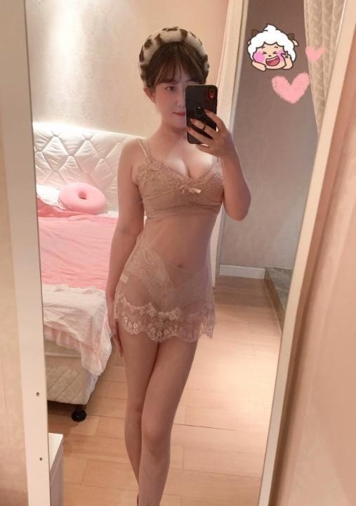 丰满嫩妹水多多