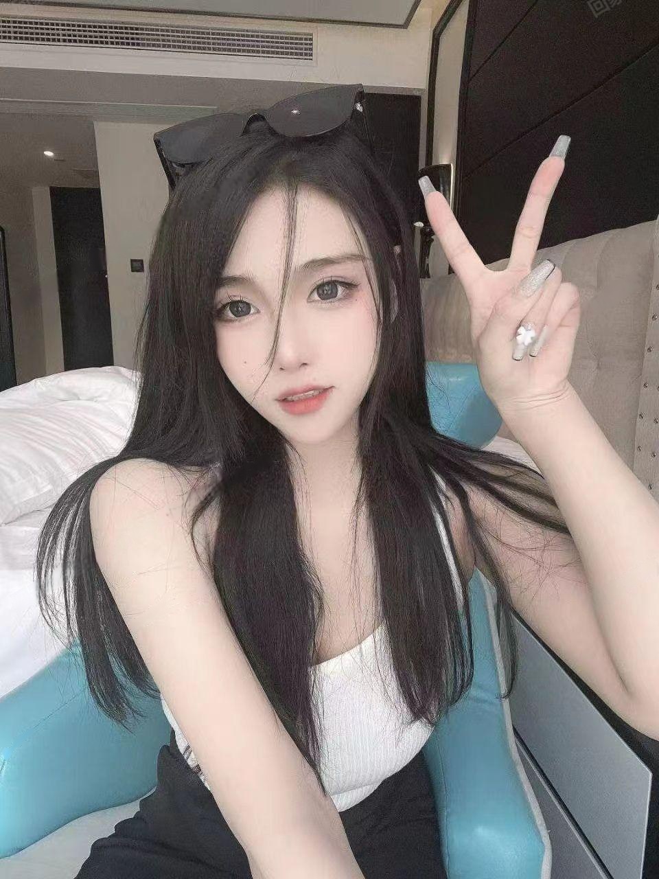 送货到家，上门服务小美女