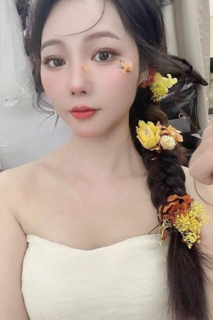 白云服务型小丽