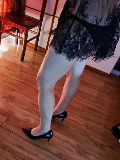 舌吻狂怼肤白骚妇