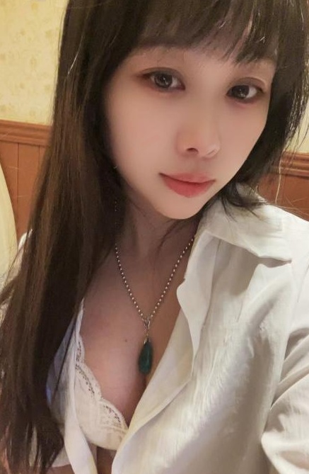 大新性感美女水晶