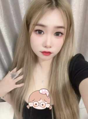 大奶妮妮小可爱