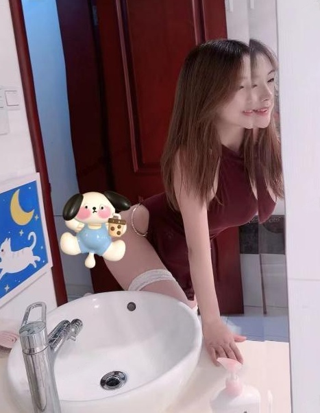 翘臀嫩妹豆豆