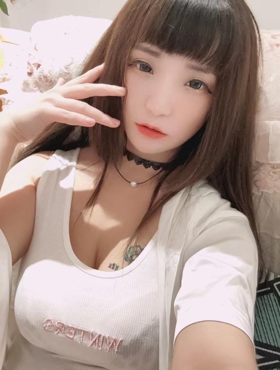 鞍山胸大妹子